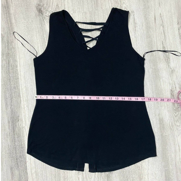 Sleeveless Lace up Back Workout Tee - Picture 4 of 9